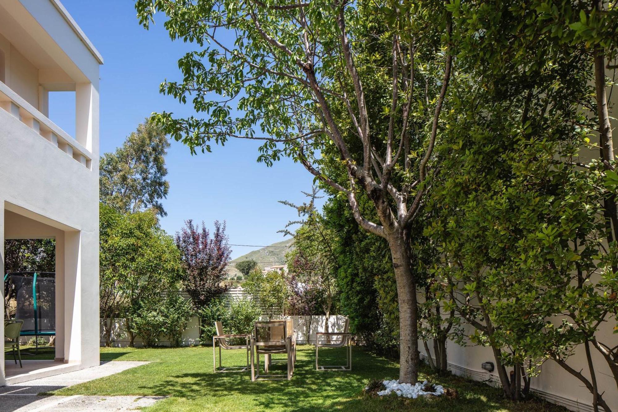Villa Elesia Koxare Bagian luar foto